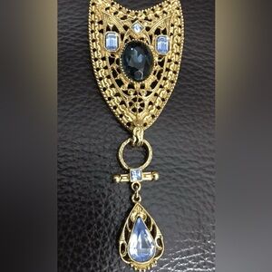 Vintage 1928 Goldtone Broach